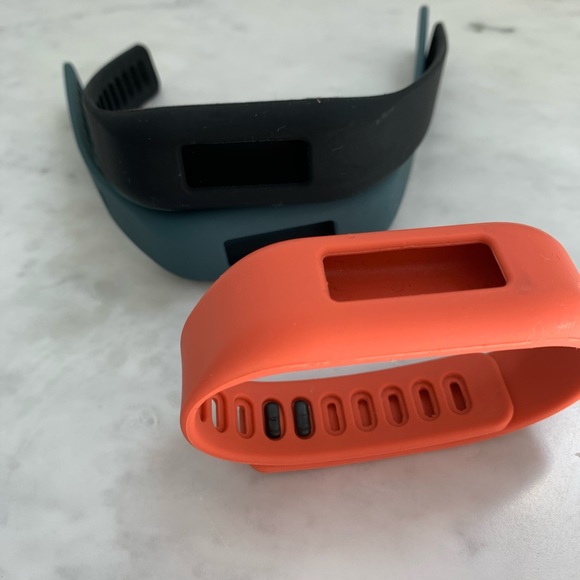 Set of 3 fitness tracker bracelets NWOT - Picture 3 of 3